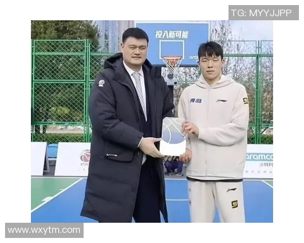 姚明老板进门引发热议球迷期待新赛季精彩表现与球队发展规划